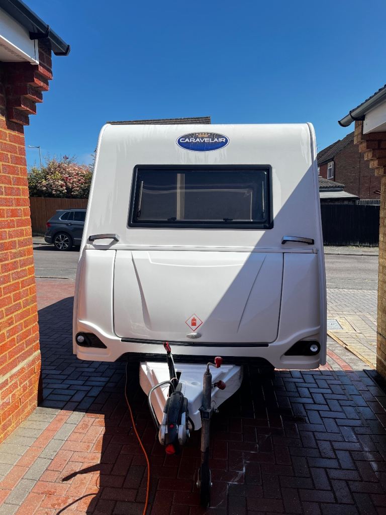 2018 Caravelair Antares 406 | Bespoke 2-Berth Conversion | Ultra-Lightweight (1150kg)