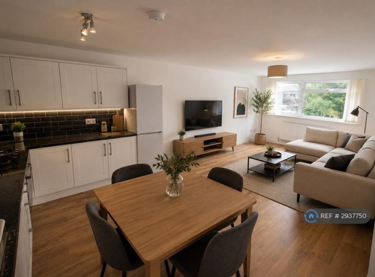 2 bedroom flat in Wake Green Road, Birmingham, B13 (2 bed) (#2937750)