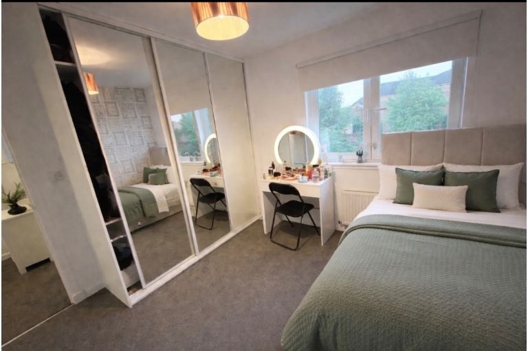 Double Room Avaliable