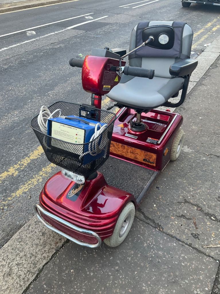 Shoprider delux - Good condition electric mobility scooter -(Cash On collection)