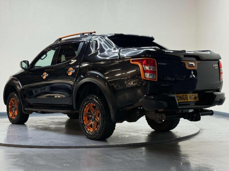 2018 Mitsubishi L200 2.4 L200 Barbarian SVP II DI-D Auto 4WD Pickup Diesel Automatic