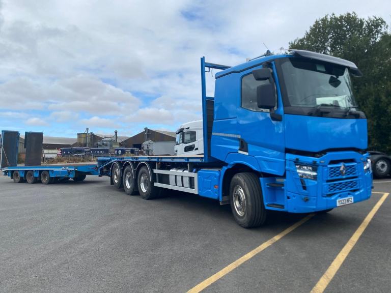 Renault C (C) 520 SLEEPER CAB 8X4 TRIDEM PLANT RIGID C/W 2012 CHIEFTAIN DRAWBAR 
