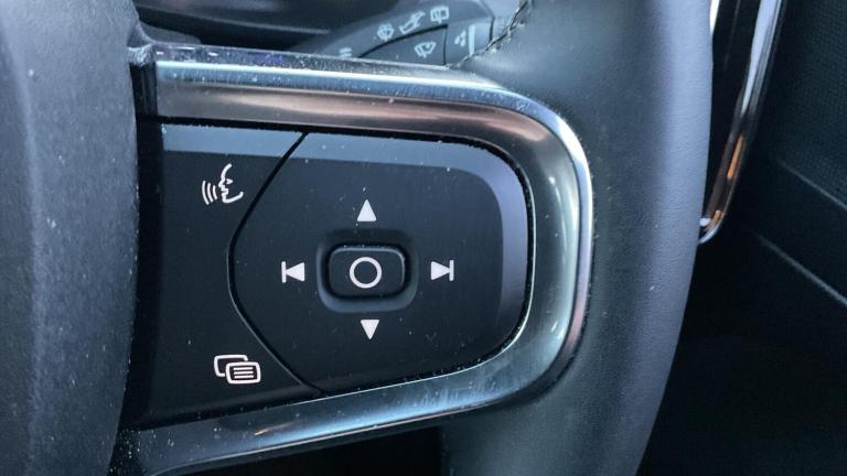 2022 Volvo XC40 Plus, B3 mild hybrid, Petrol, Dark ESTATE Petrol/Electric Hybrid Automatic