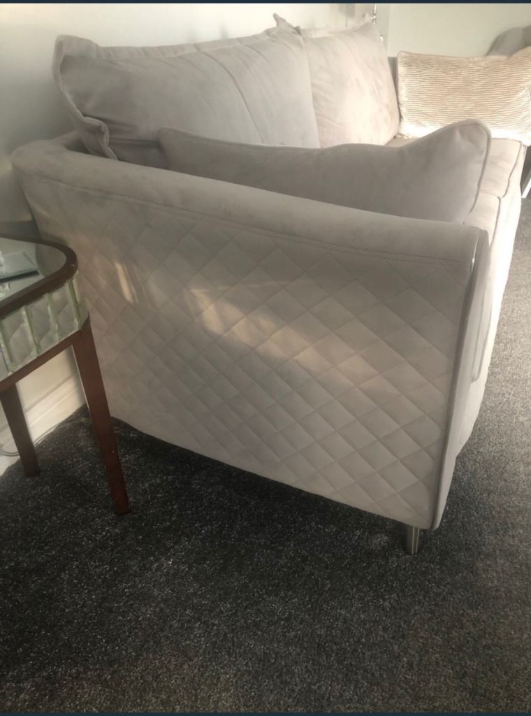 CLEAN SOFAS BEST QUALİTY BEST CONDİTON