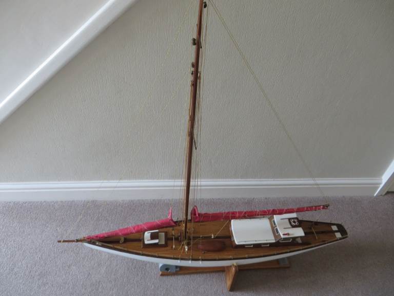 Radio Motor Yacht 40 inch long  OVN Offer immaculate condtion