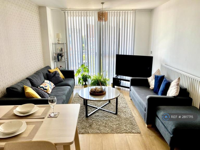 2 bedroom flat in Longleat Avenue, Birmingham, B15 (2 bed) (#2817715)