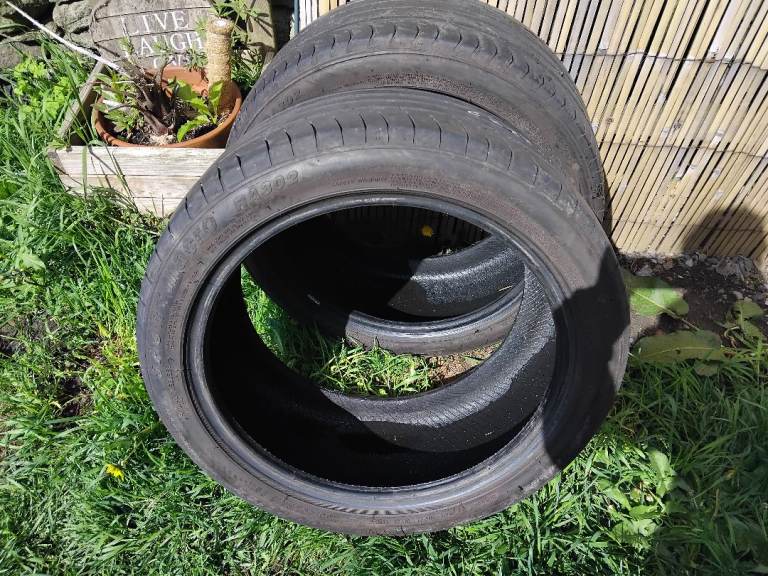 2 x Run Flat tyres