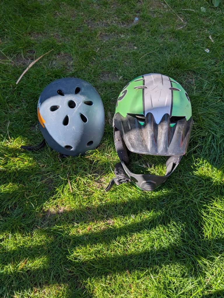 Skateboard/bike helmets