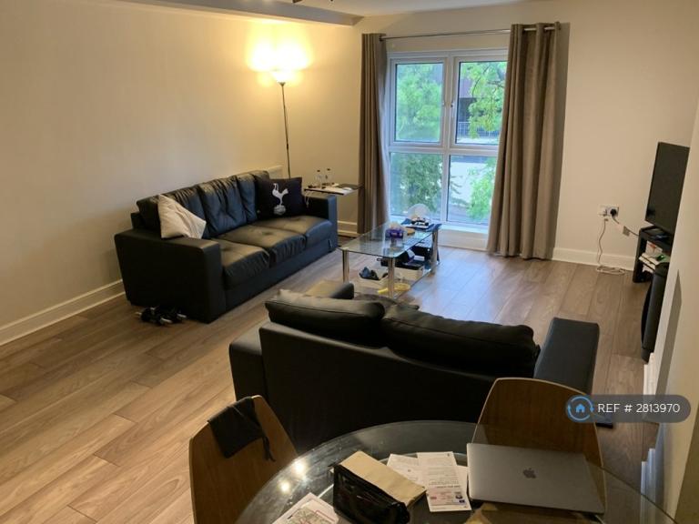 2 bedroom flat in Moorland Hall, Leeds, LS3 (2 bed) (#2813970)