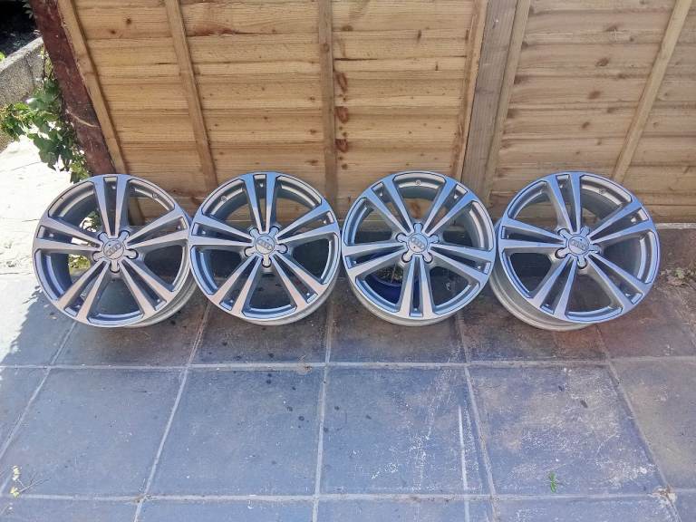 Audi V-Spoke 18" Wheels 7.5J