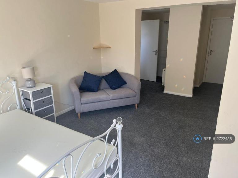 1 bedroom in Luton Avenue, Broadstairs, CT10 (#2722458)