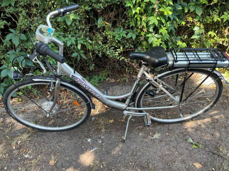 Torpado Twist and go e bike . Works but sold as spares or repair.