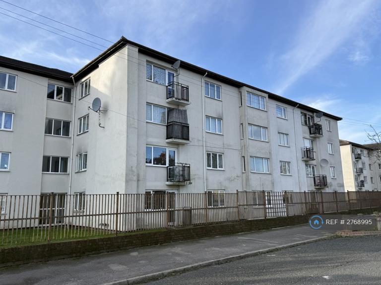 1 bedroom flat in Samuel Street, Preston, PR1 (1 bed) (#2768995)