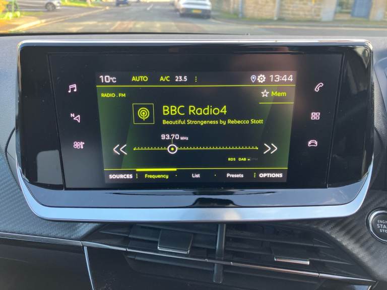 2022 Peugeot 2008 1.2 PureTech Allure Premium 5dr Estate PETROL Manual