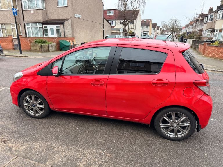 Toyota, YARIS, Hatchback, 2012, Manual, 1329 (cc), 5 doors