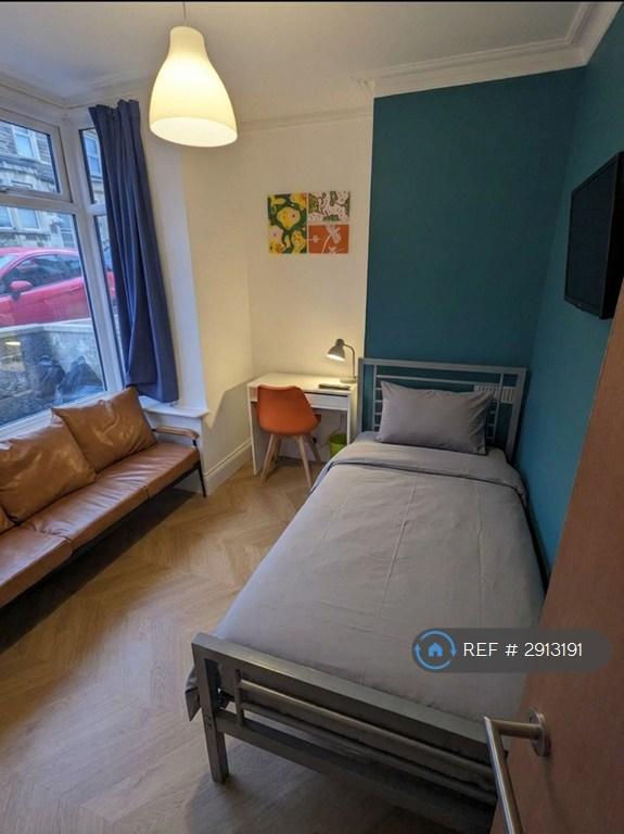 5 bedroom house in Coronation Avenue, Bath, BA2 (5 bed) (#2913191)