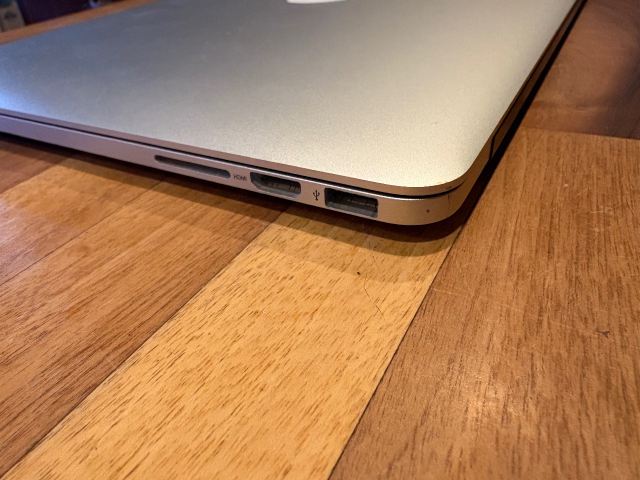 MacBook Pro A1398 Early 2013 2.4 GHz Quad-Core Intel Core i7/8gb