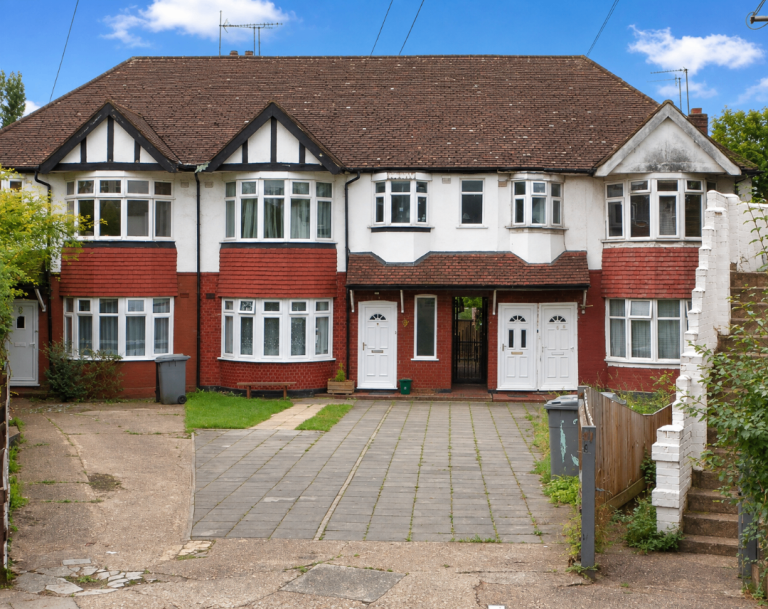 *UNFURNISHED* Modern GF Two bed flat with garden to rent in Neasden