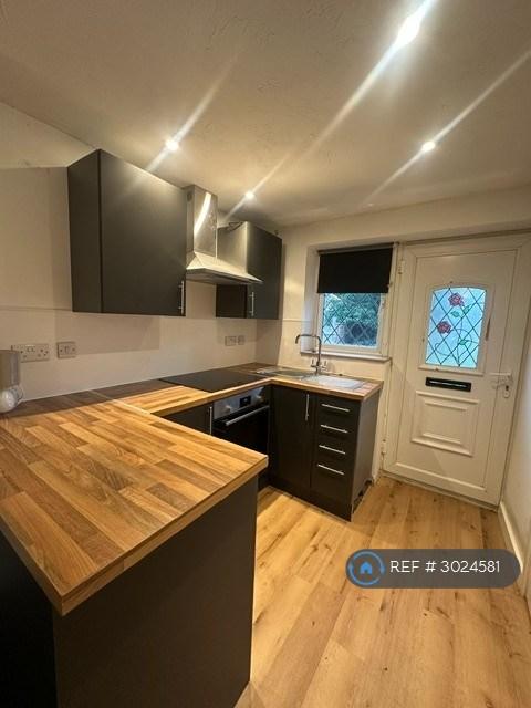 Studio flat in Wood Cottage, Ruthin, LL15 (#3024581)