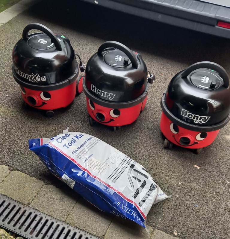 Henry hoover full working come with new attachments 