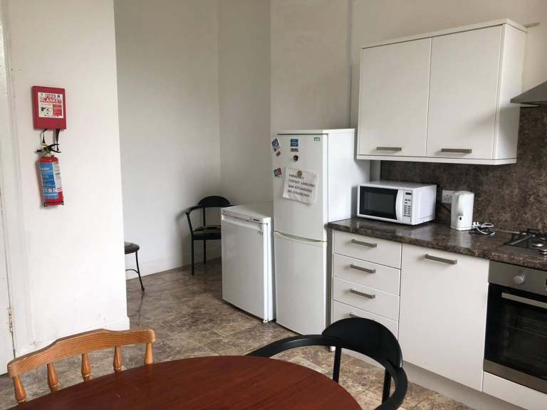 HMO FLATS -4 BEDROOMS IN WEST END CLOSE TO GLASGOW UNIVERSITY