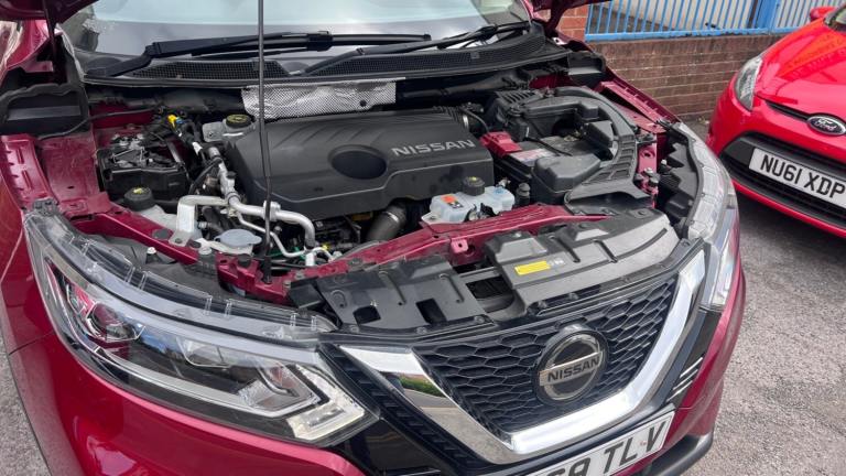 Nissan qashqai N1.5 dCi 115 N-Connecta 5dr 2 owners full Nissan history stunning