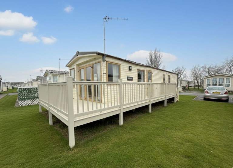 Reduced to £29,995 – 3 Bed Static Caravan with Brand New Decking | St Osyth Beach & Seawick