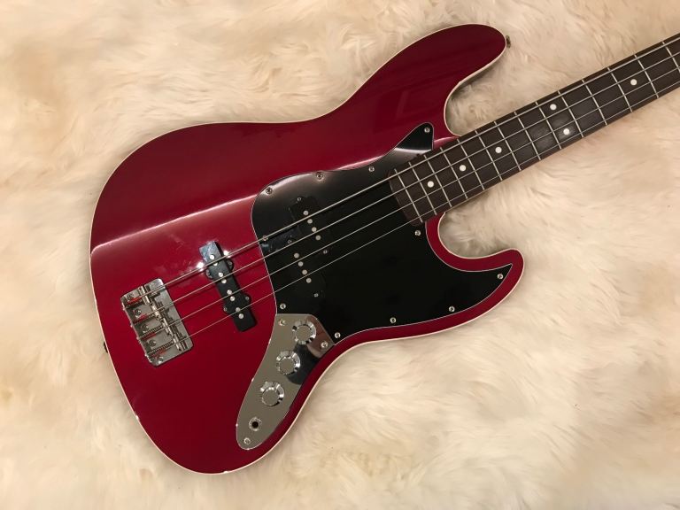 Fender Aerodyne Jazz Bass 2006-08 Old Candy Apple Red, beautiful bass 