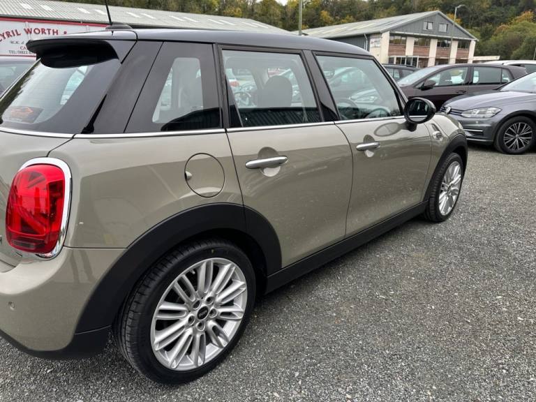 2018 MINI Hatch 1.5 Cooper Hatchback 5dr Petrol Manual Euro 6 (s/s) (136 ps) Hatchback Petrol Manual