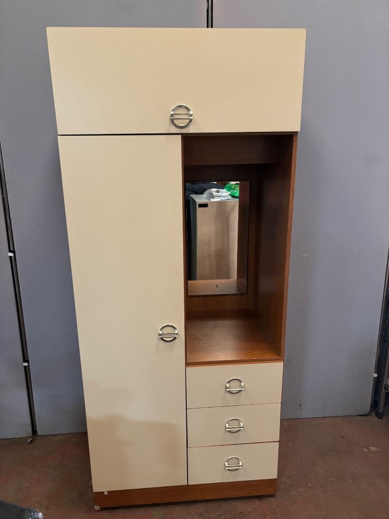 fitted wardrobe with mirror & drawers 