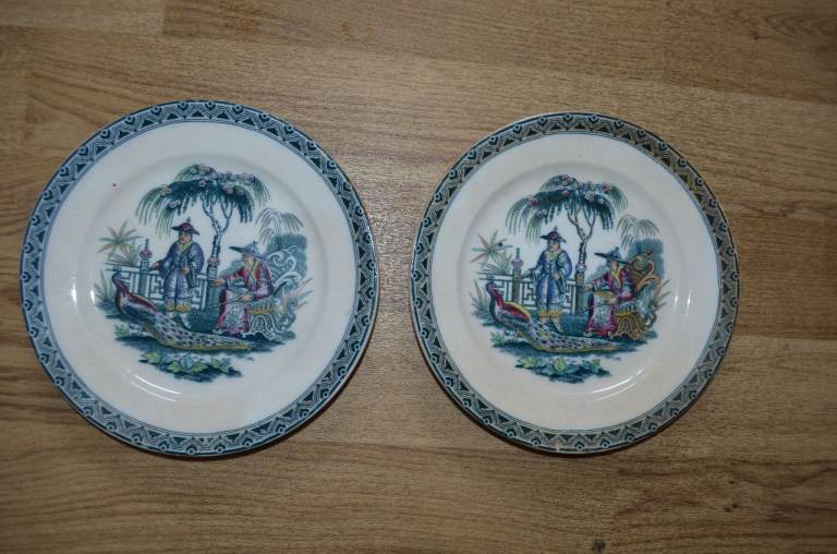 PAIR OLD CHINESE PLATES  10" APPROX