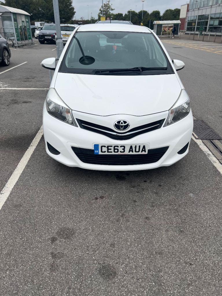Toyota, YARIS, Hatchback, 2013, Manual, 1329 (cc), 5 doors