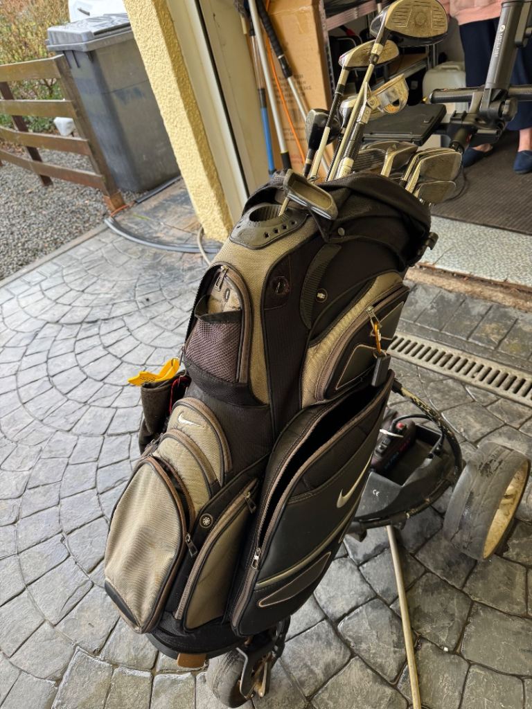 MotoCaddy Golf Trolley with Lithium Battery & Charger 