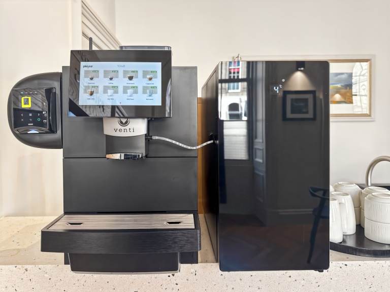 Edinburgh - EH1 3EG, Find office space in Signature Edinburgh, 6 Waterloo Place for 4 people