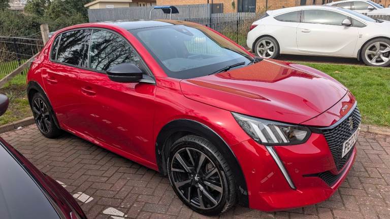 Peugeot, 208, Hatchback, 2022, Semi-Auto, 1199 (cc), 5 doors