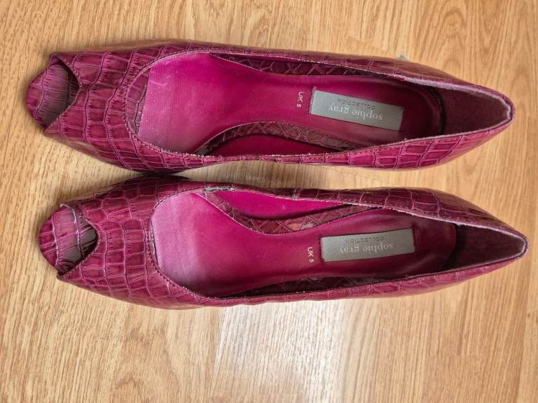 Sophie Grey size 5 pink heels 3cms great condition 
