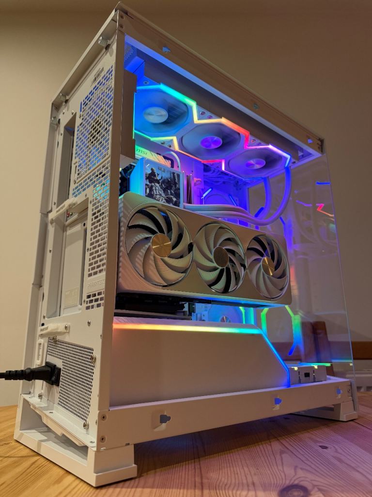 Gaming PC - Ryzen 7 9800X3D, RTX 5070 Ti, 32GB DDR5, 2TB NVME SSD, RGB