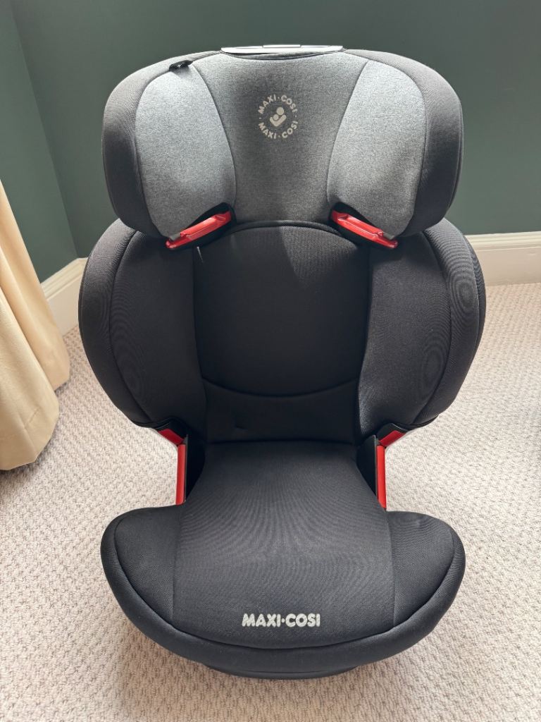 Maxi-Cosi Rodifix car seat – Black & Grey, Good Condition