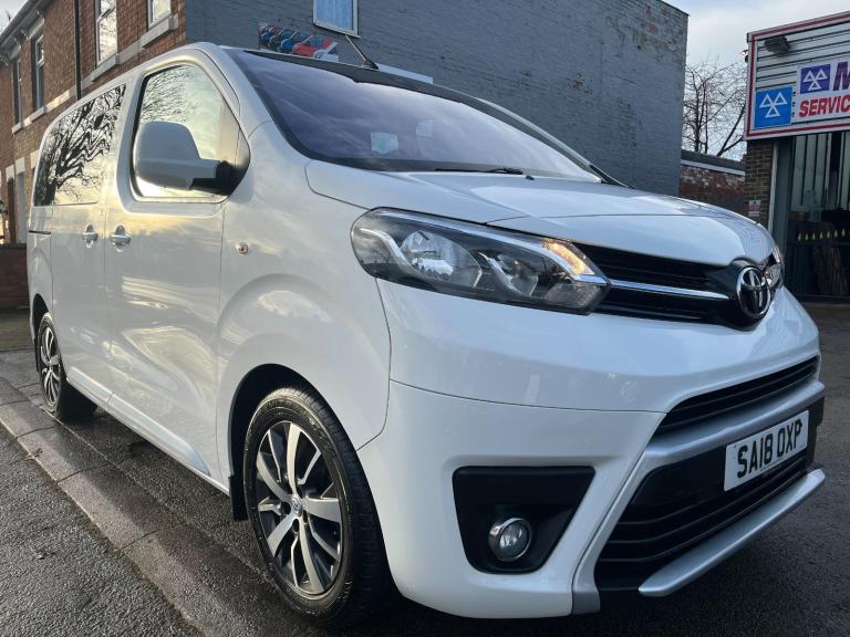 Toyota ProAce 2.0D Family Compact 8 Seat MPV SWB  DIESEL MANUAL 2018/18