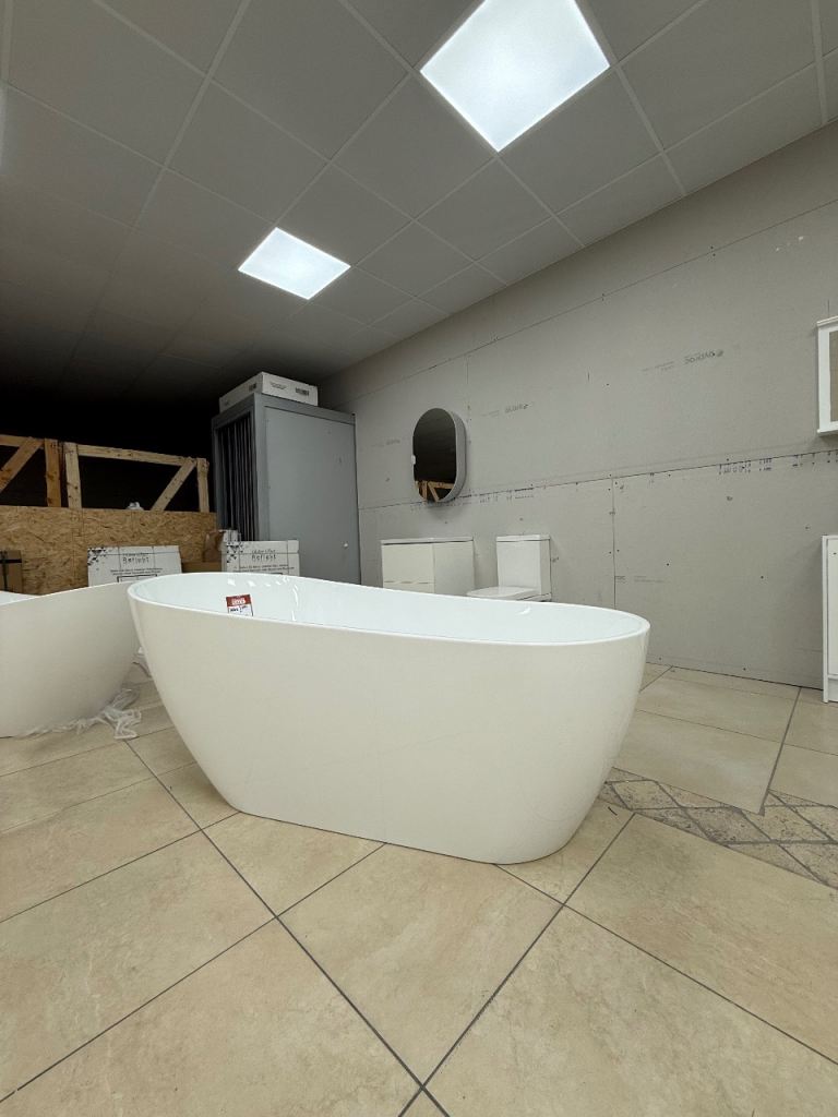 1700 Freestanding bath 