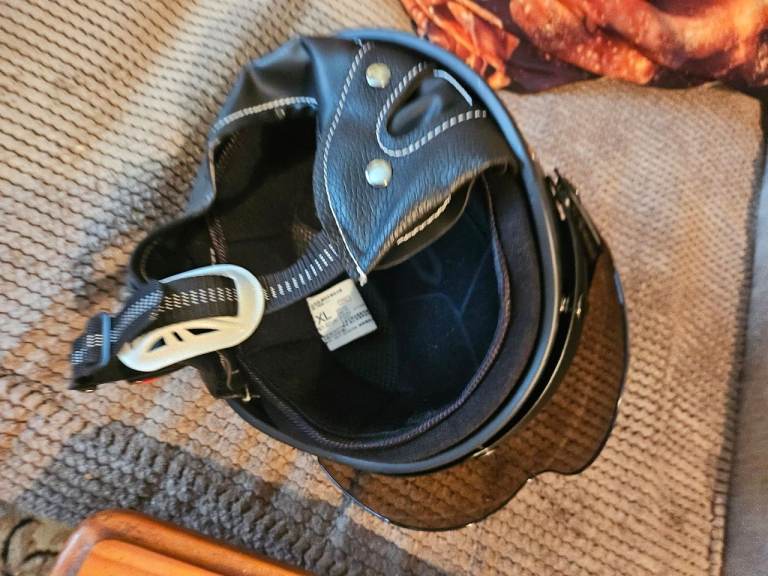 Crash helmet 