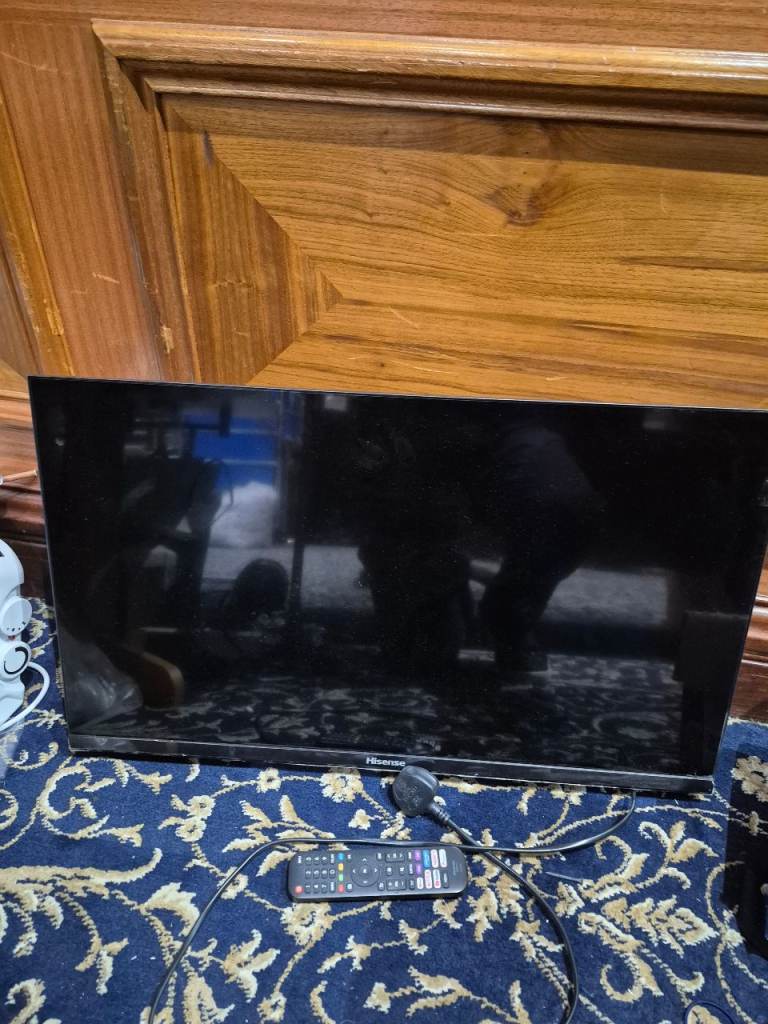 Hisense Smart TV with Remote – Good Working Order