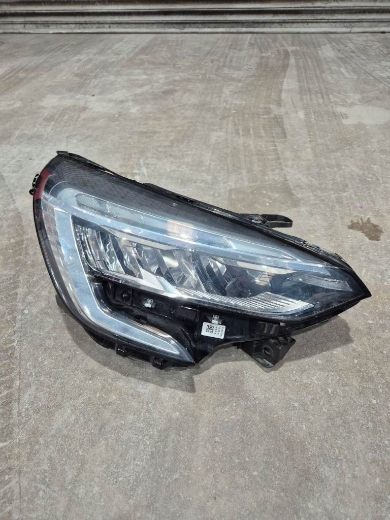 Renault clio headlight
