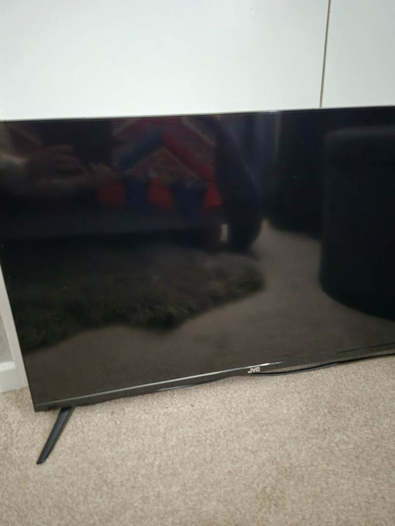 JVC 32-inch TV - Like New Condition