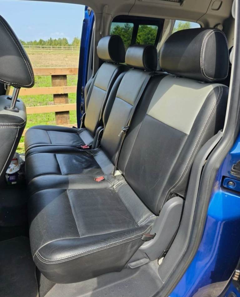 VW Caddy seats
