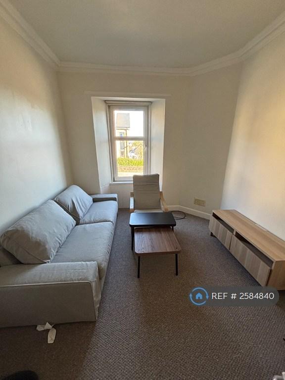 3 bedroom flat in Union St, Stirling, FK8 (3 bed) (#2584840)