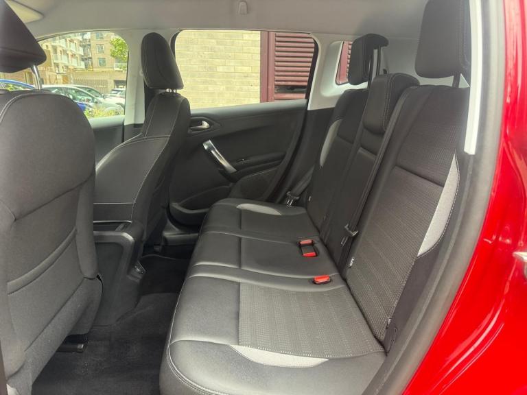 2018 Peugeot 2008 1.2 PureTech Allure EAT Euro 6 (s/s) 5dr HATCHBACK Petrol Automatic