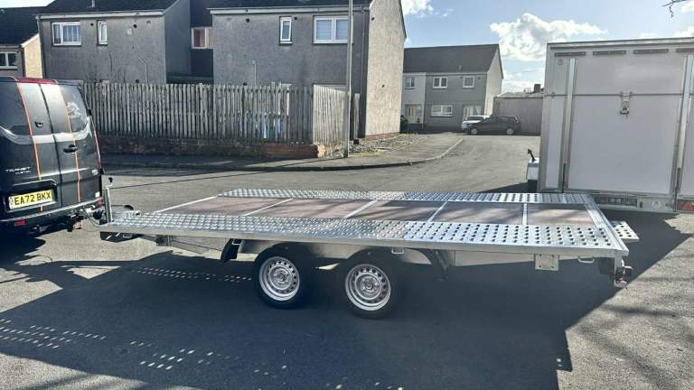 BRAND NEW 4,5M x 2,1M TWIN AXLE MARS FLATBED CAR TRANSPORTER 2700KG