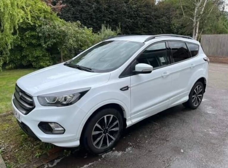 Ford, KUGA, Hatchback, 2018, Manual, 1498 (cc), 5 doors