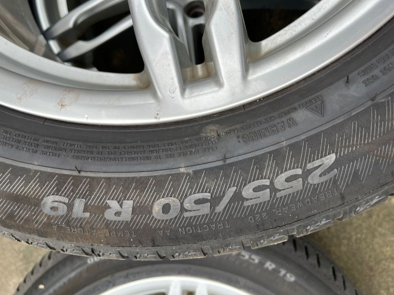 255/50/19 235/55/19 on Porsche rims 